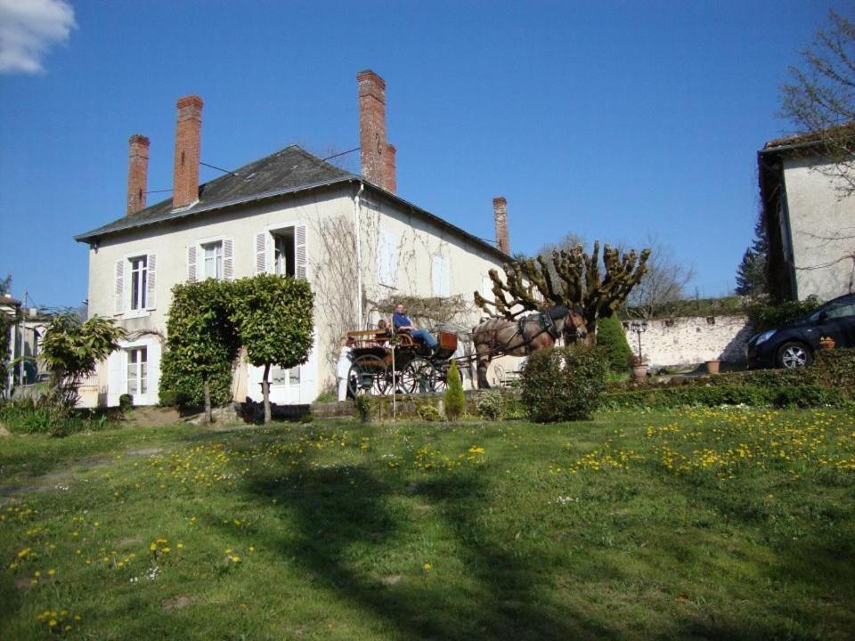 Domaine de la Dame de Laurière Bed and Breakfast Solignac Esterno foto