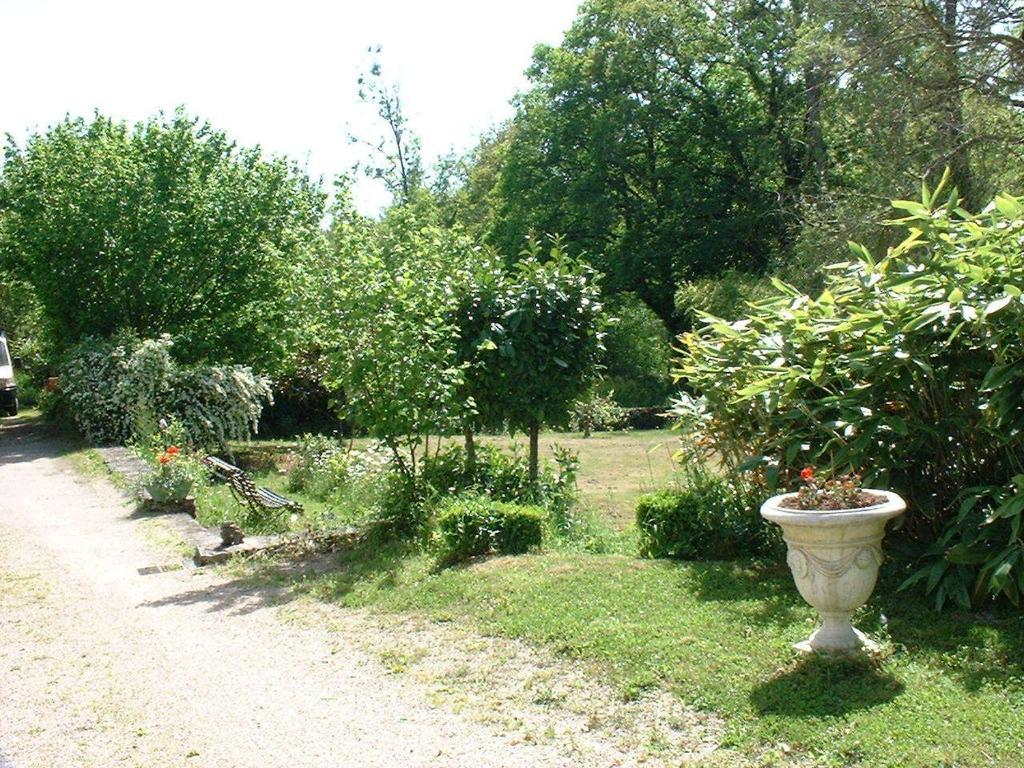 Domaine de la Dame de Laurière Bed and Breakfast Solignac Esterno foto